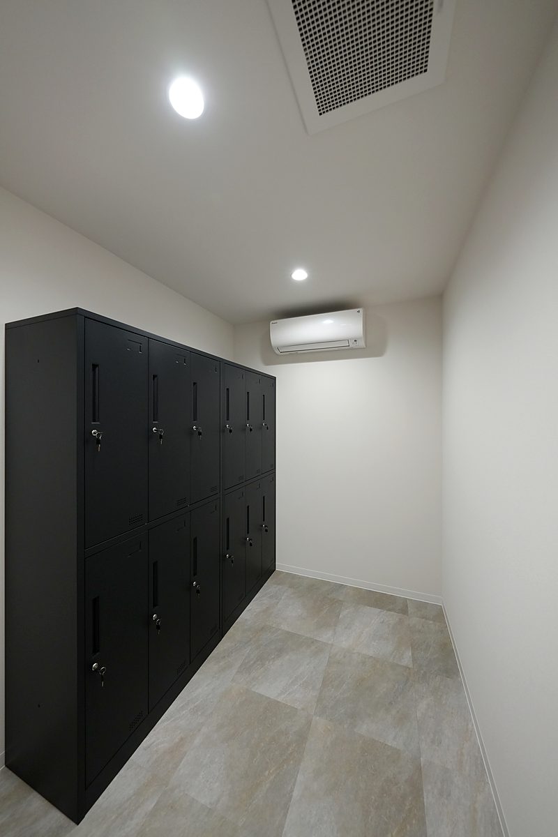 Changing room with lockers and air conditioning